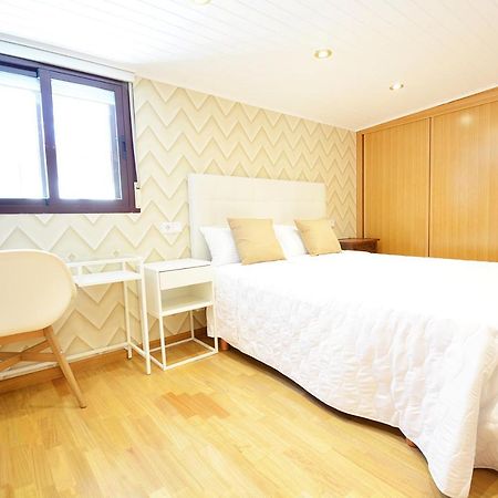Galihost - Atico Con Terraza Y Vistas Al Mar En Vilagarcia 维拉加尔西亚·德·阿劳萨 外观 照片